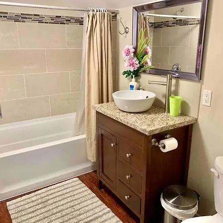 New & Cozy Niagara Getaway. 7 Mins From The Falls Exterior photo