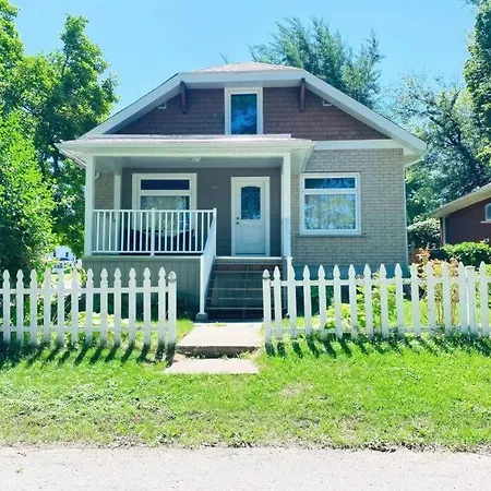 New & Cozy Niagara Getaway. 7 Mins From The Falls Exterior photo