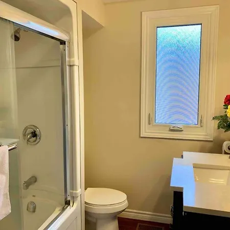 New & Cozy Niagara Getaway. 7 Mins From The Falls Exterior photo