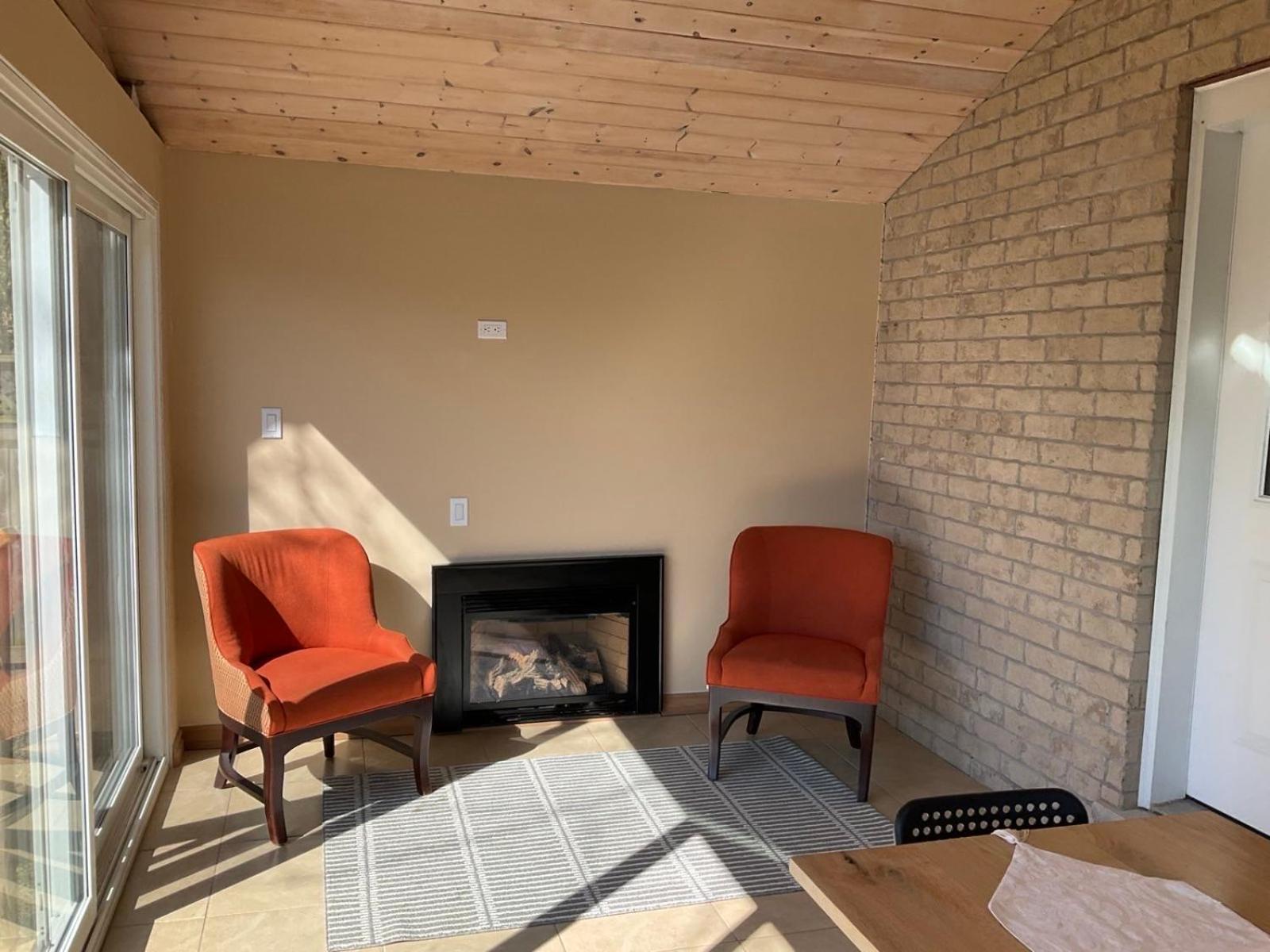 New & Cozy Getaway. 7 Mins From The Falls *