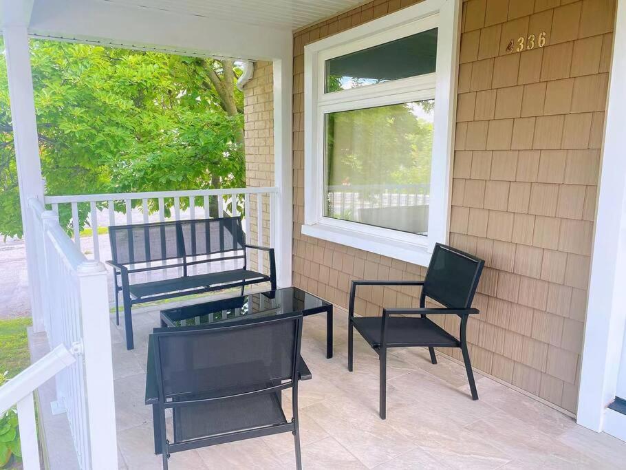 New & Cozy Getaway. 7 Mins From The Falls Holiday home *
