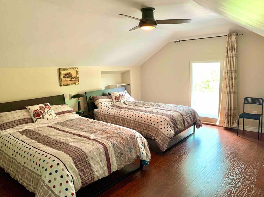 New & Cozy Getaway. 7 Mins From The Falls *