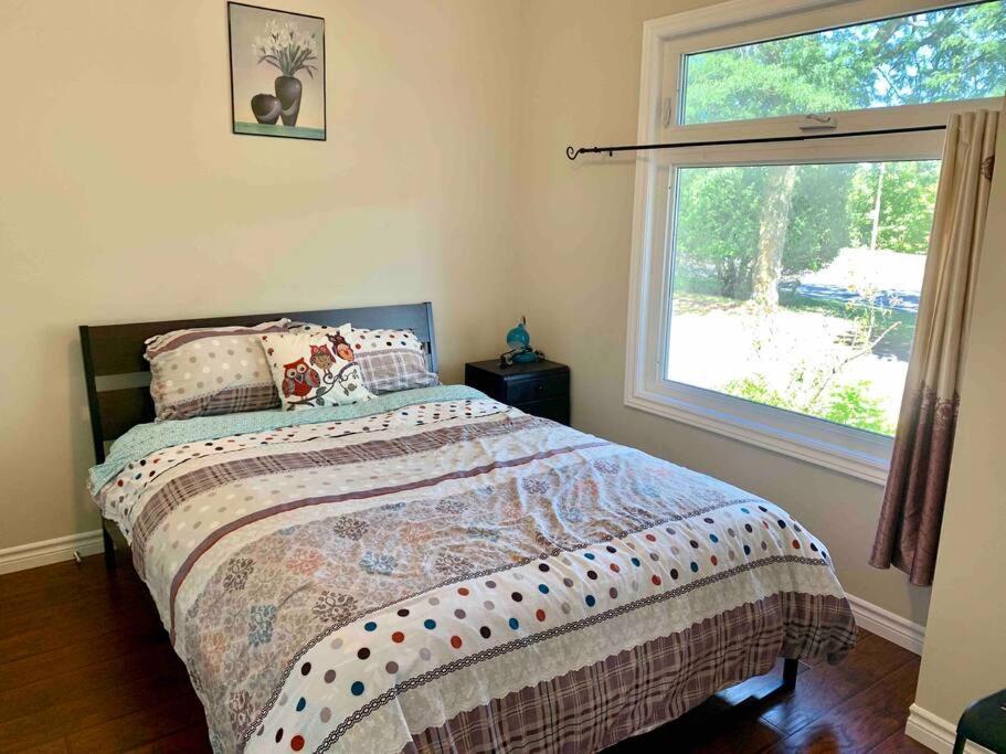 Holiday home New & Cozy Getaway. 7 Mins From The Falls Niagara Falls
